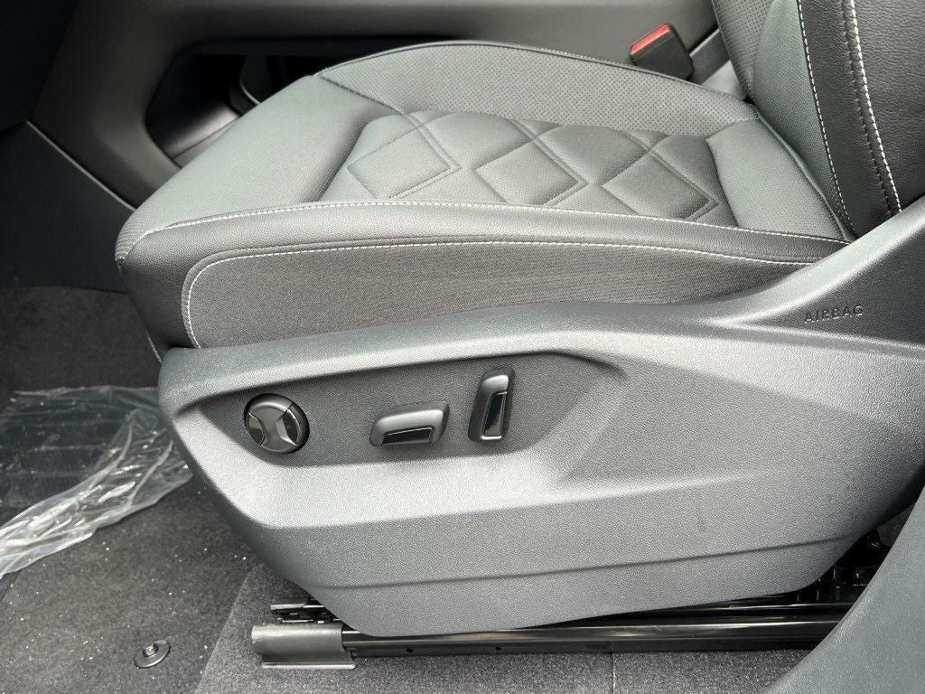 2025 Volkswagen Atlas 2.0T SE