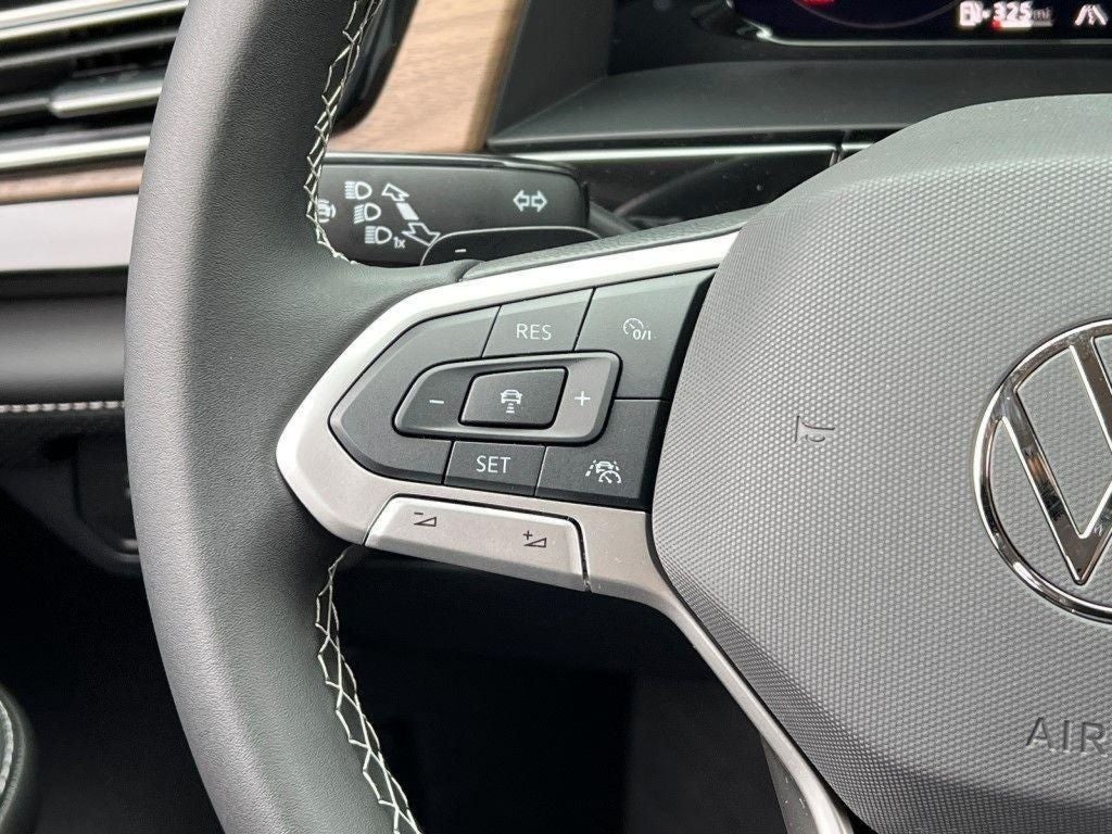 2025 Volkswagen Atlas 2.0T SE