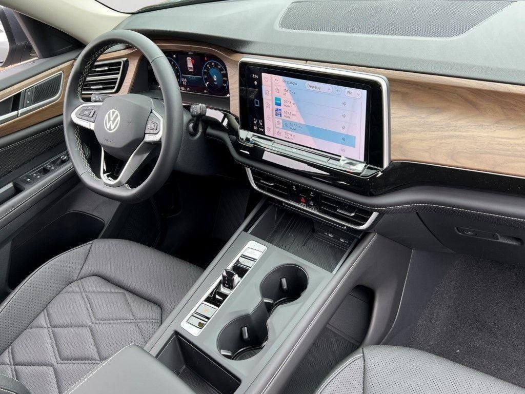 2025 Volkswagen Atlas 2.0T SE