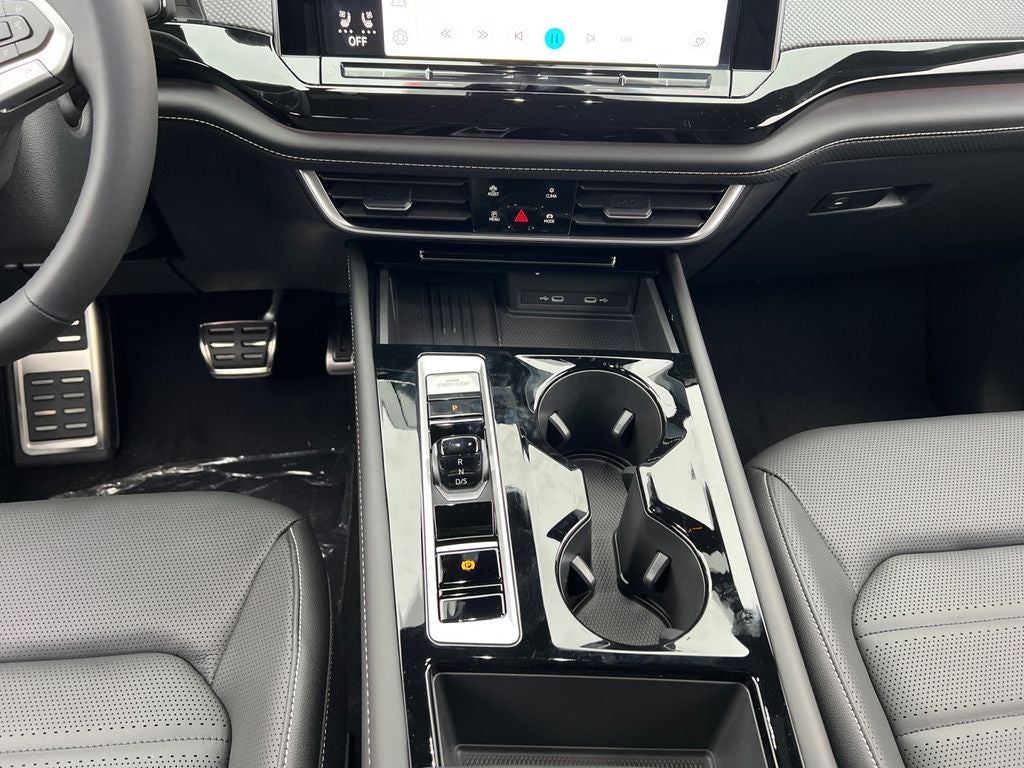 2026 Volkswagen Atlas Cross Sport 2.0T SEL R-Line Black