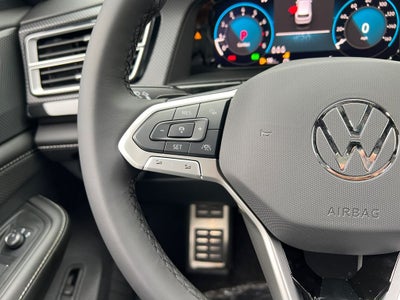 2026 Volkswagen Atlas Cross Sport 2.0T SEL R-Line Black