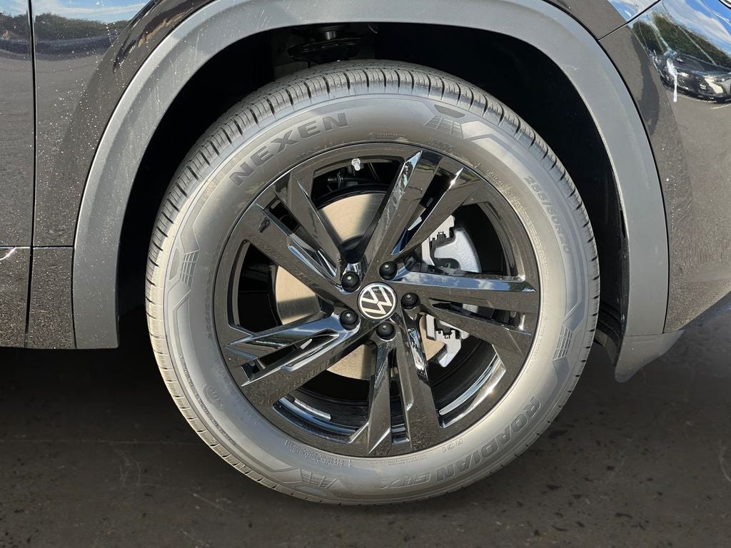 2026 Volkswagen Atlas Cross Sport 2.0T SEL R-Line Black