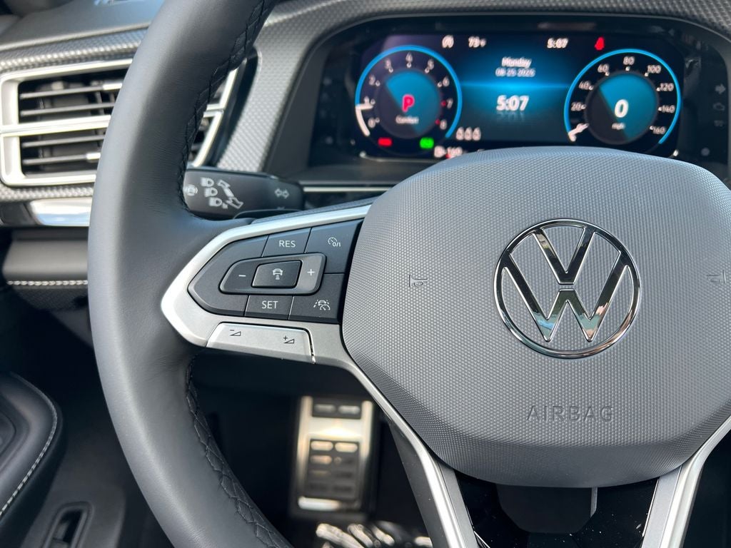 2026 Volkswagen Atlas Cross Sport 2.0T SEL R-Line Black