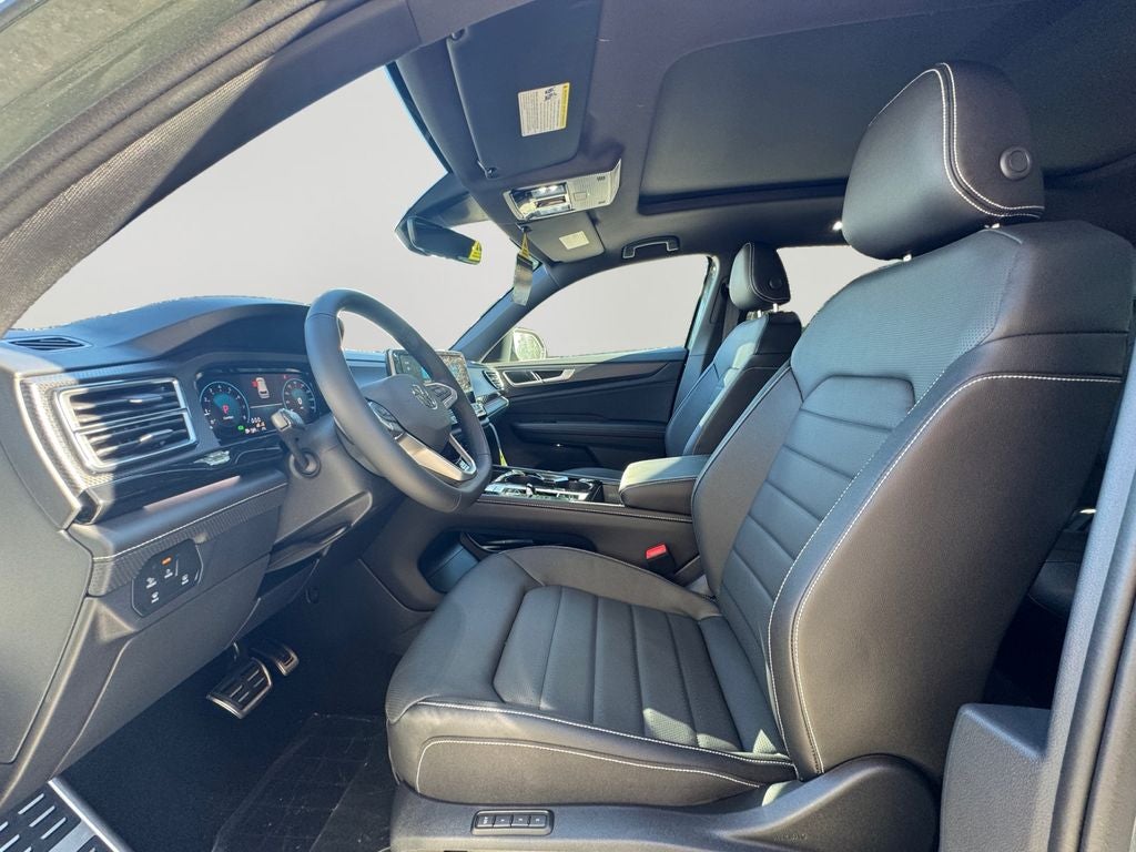 2026 Volkswagen Atlas Cross Sport 2.0T SEL R-Line Black