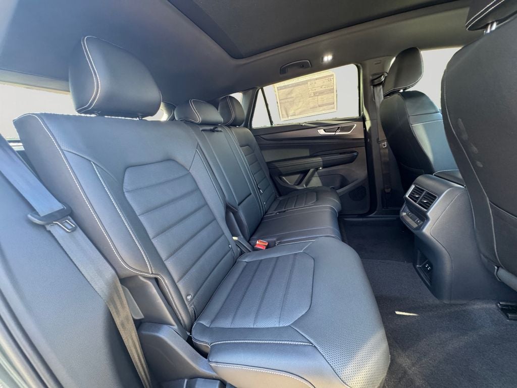 2026 Volkswagen Atlas Cross Sport 2.0T SEL R-Line Black