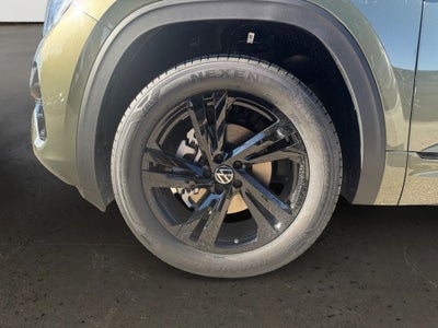 2026 Volkswagen Atlas Cross Sport 2.0T SEL R-Line Black