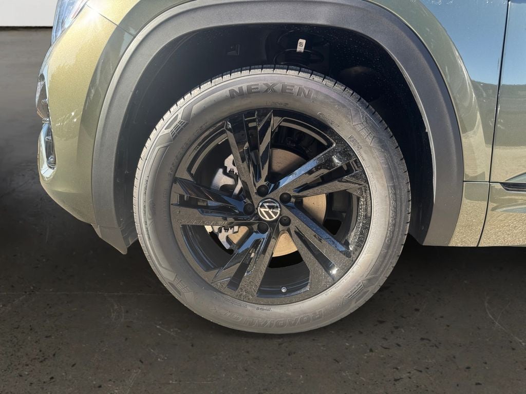 2026 Volkswagen Atlas Cross Sport 2.0T SEL R-Line Black