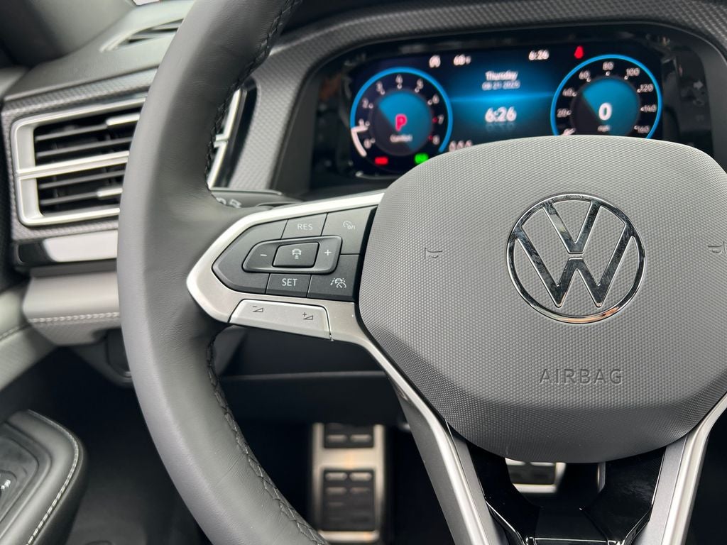 2026 Volkswagen Atlas Cross Sport 2.0T SEL R-Line Black