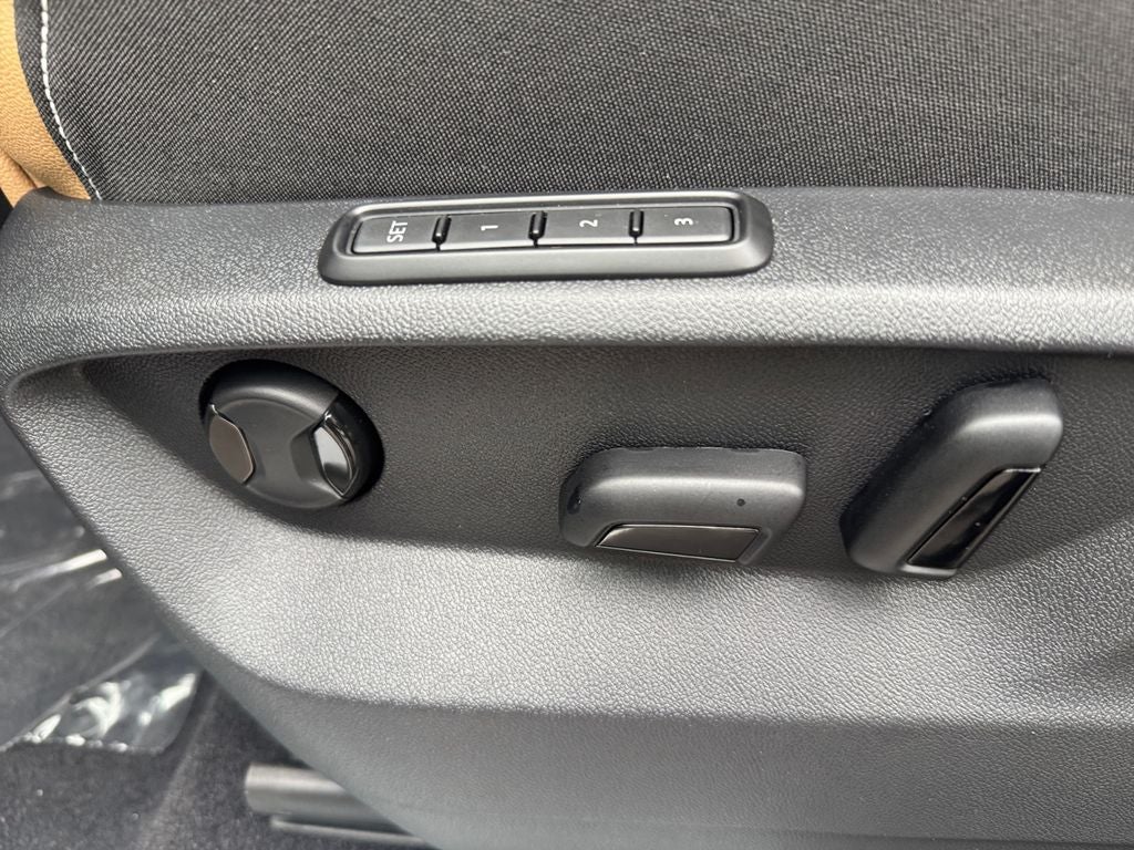 2026 Volkswagen Atlas Cross Sport 2.0T SEL