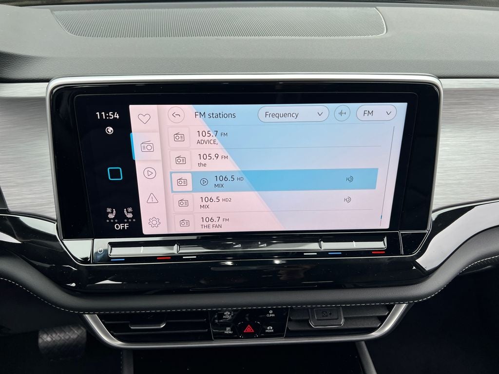 2026 Volkswagen Atlas Cross Sport 2.0T SE w/Technology