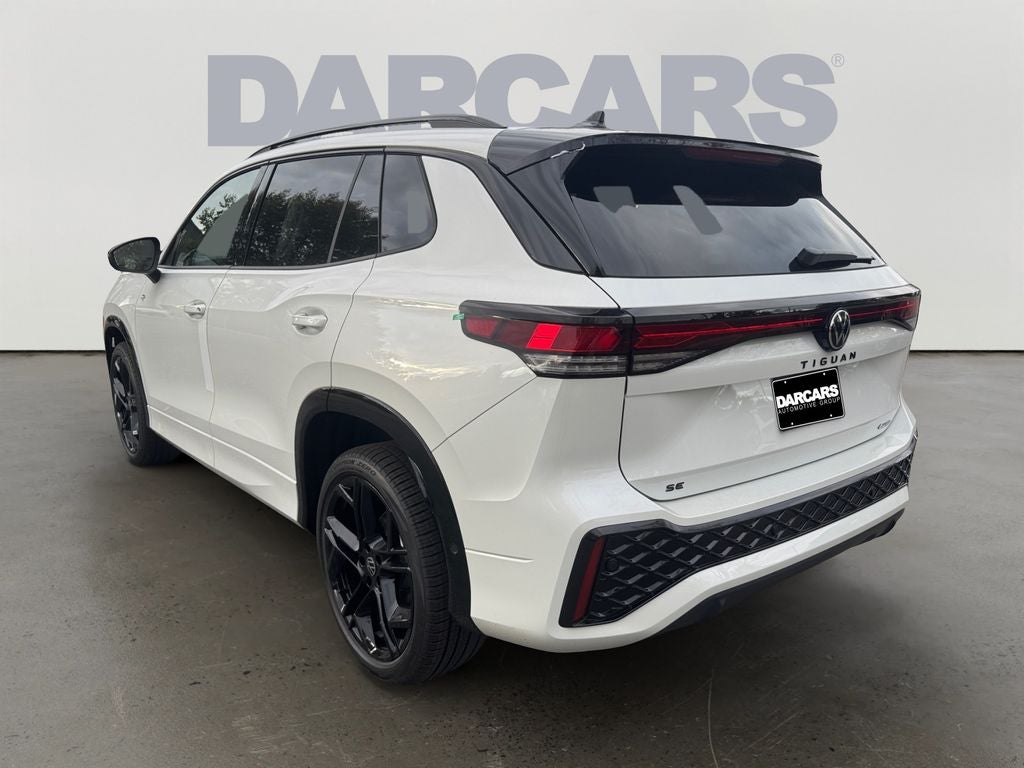 2026 Volkswagen Tiguan 2.0T SE R-Line Black