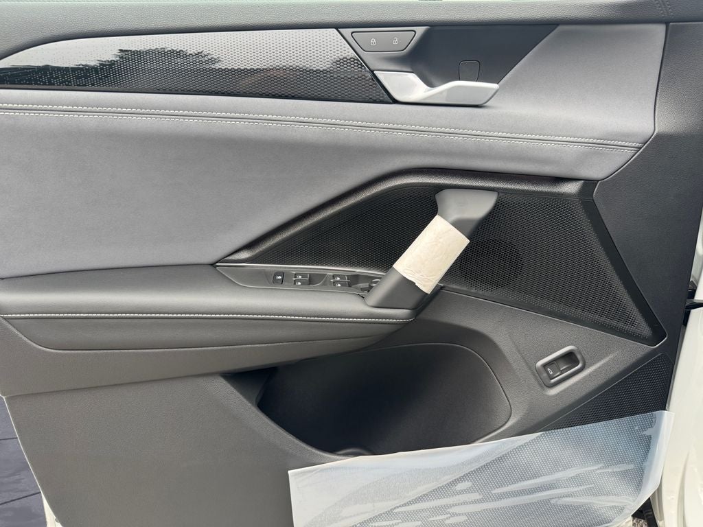 2025 Volkswagen Tiguan 2.0T SE R-Line Black