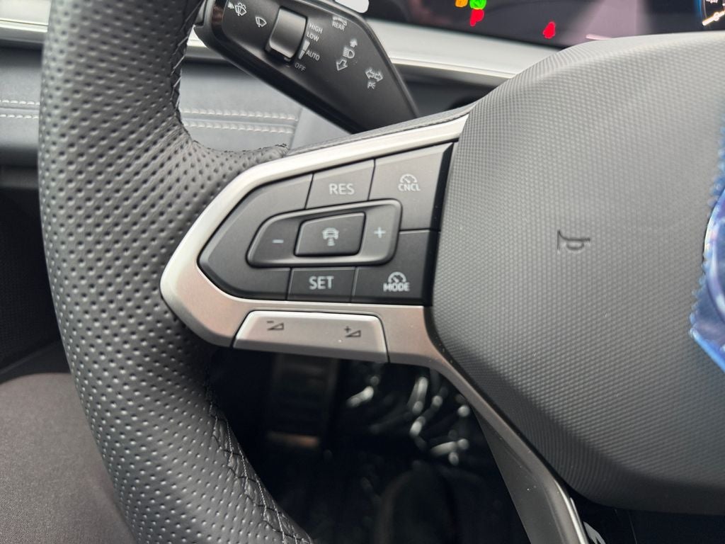 2025 Volkswagen Tiguan 2.0T SE R-Line Black