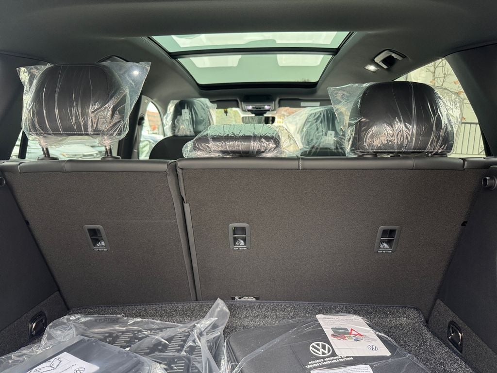 2025 Volkswagen Tiguan 2.0T SE R-Line Black