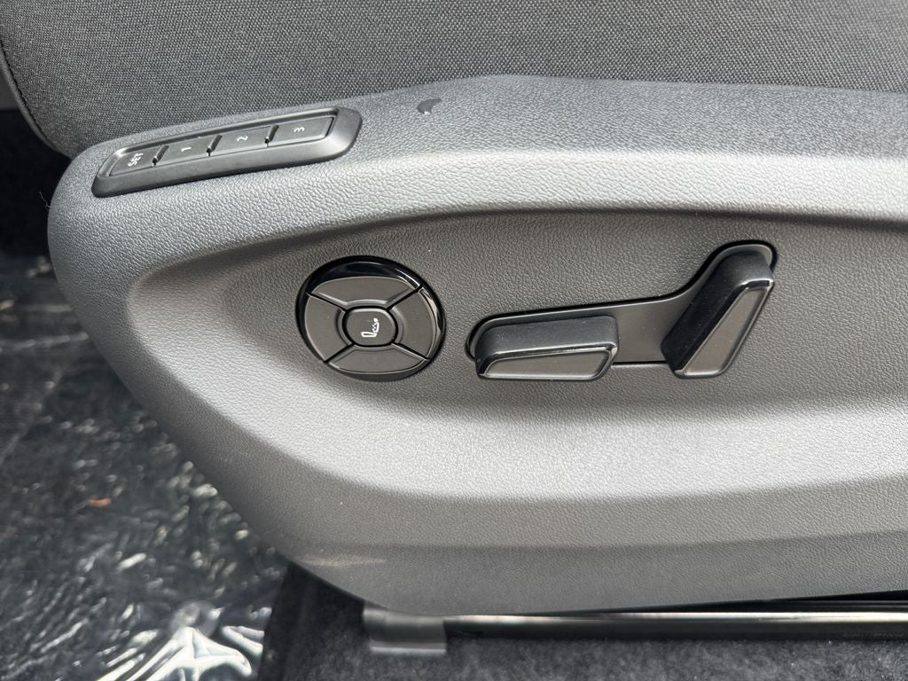 2026 Volkswagen Tiguan 2.0T SEL R-Line Turbo