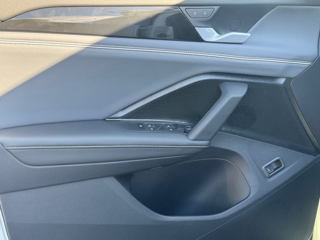 2026 Volkswagen Tiguan 2.0T SEL R-Line Turbo