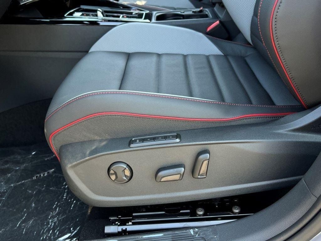 2025 Volkswagen Golf GTI 2.0T SE