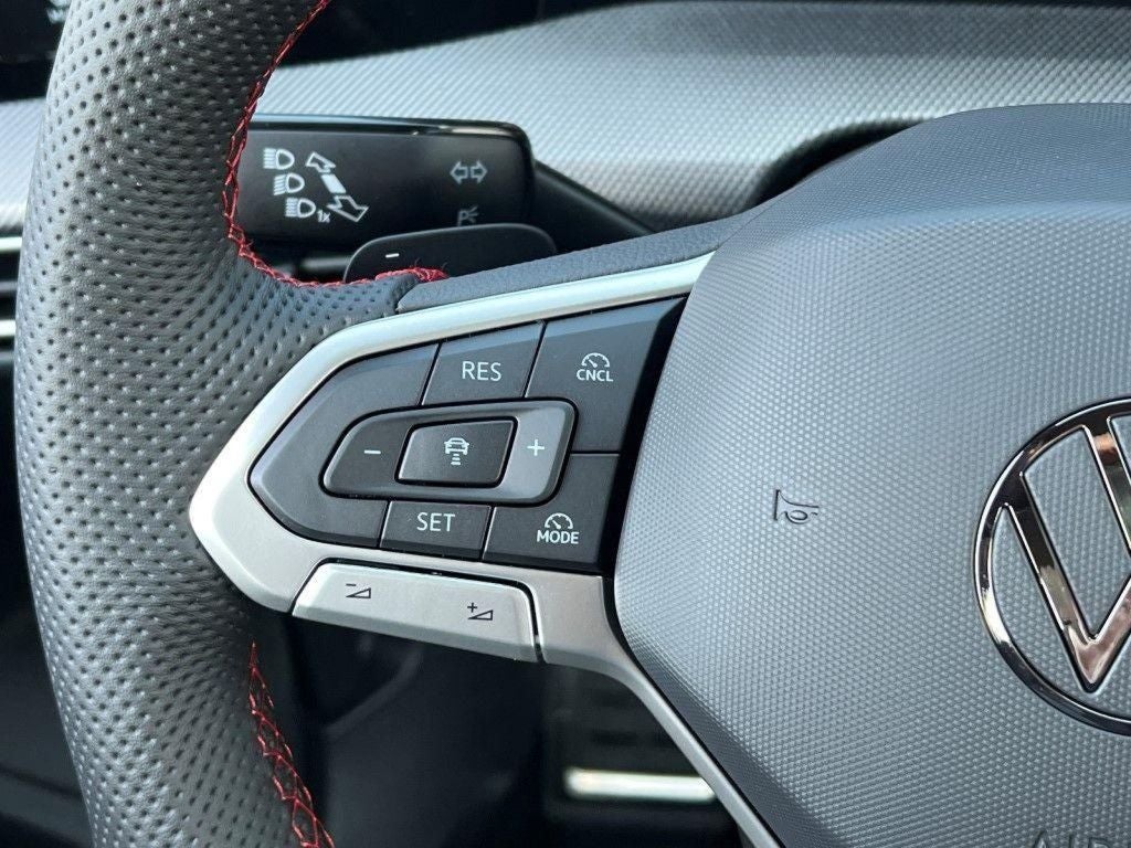 2025 Volkswagen Golf GTI 2.0T SE