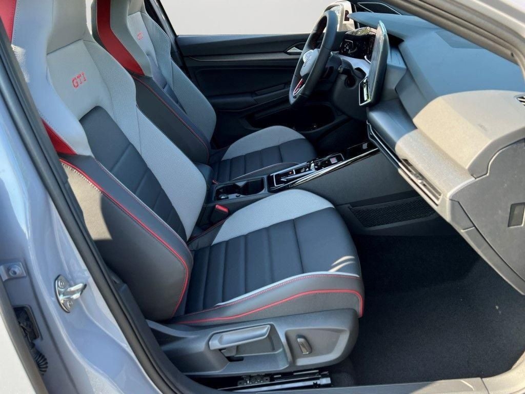 2025 Volkswagen Golf GTI 2.0T SE