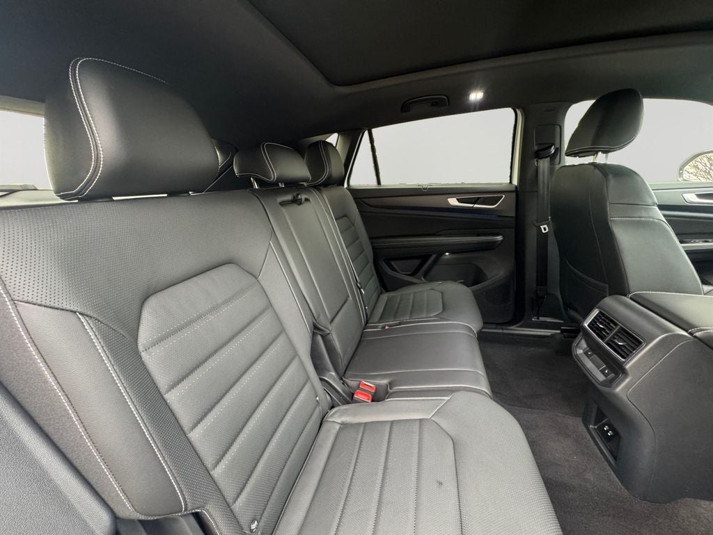 2024 Volkswagen Atlas Cross Sport 2.0T SEL R-Line