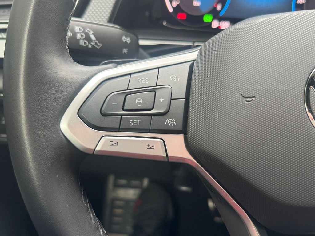 2024 Volkswagen Atlas Cross Sport 2.0T SEL R-Line