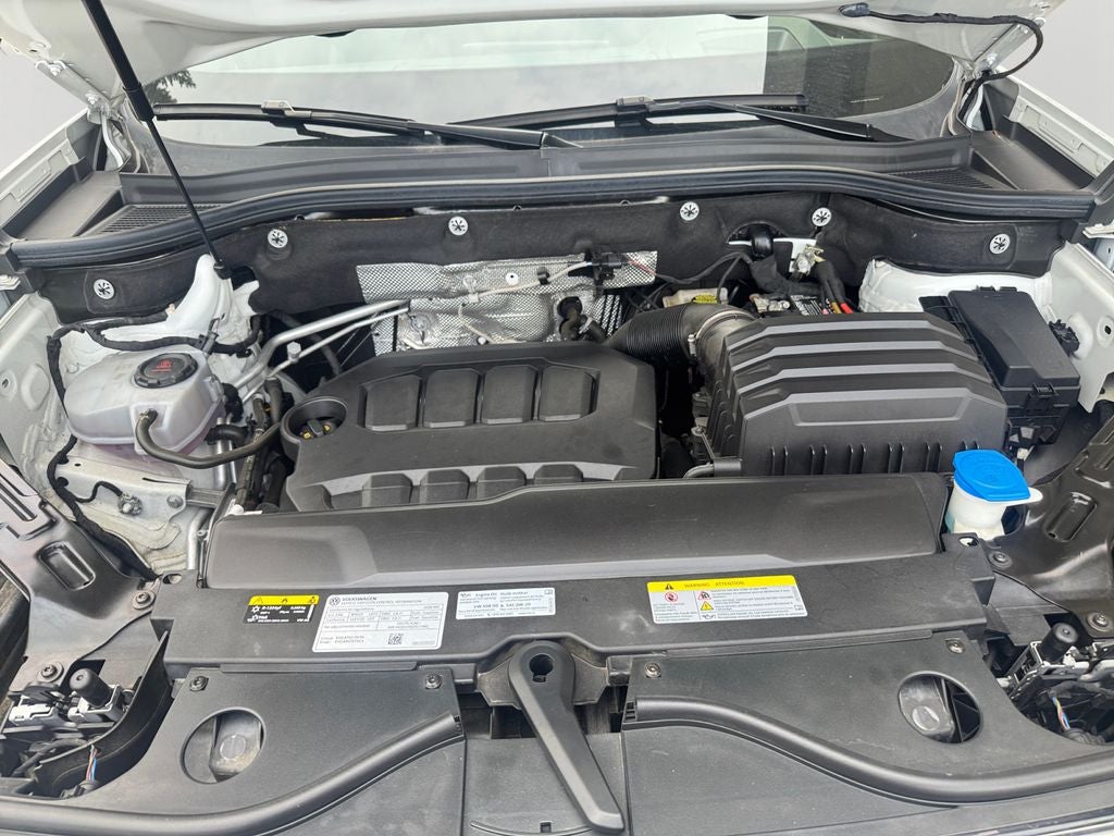 2024 Volkswagen Atlas Cross Sport 2.0T SEL R-Line