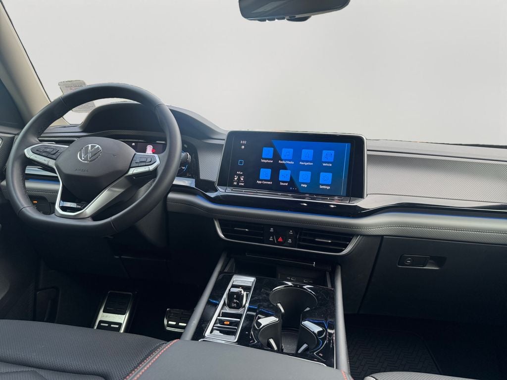 2024 Volkswagen Atlas 2.0T Peak Edition SEL