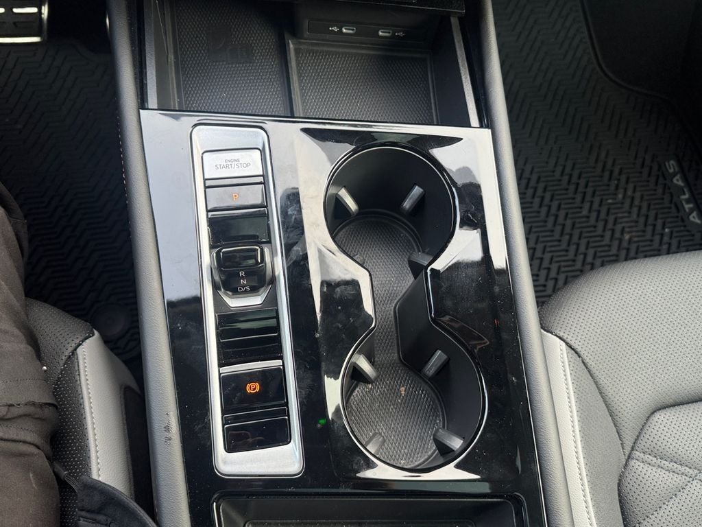 2024 Volkswagen Atlas 2.0T Peak Edition SEL