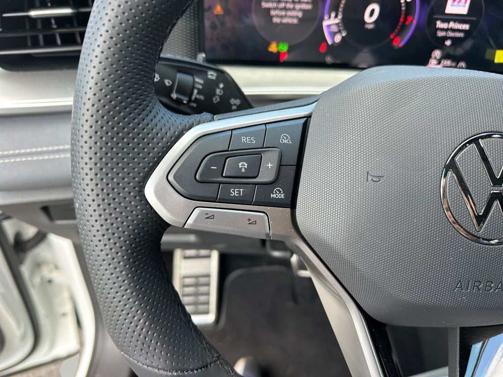 2025 Volkswagen Tiguan 2.0T SE R-Line Black