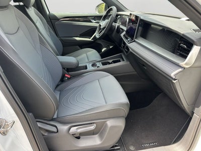 2025 Volkswagen Tiguan 2.0T SE R-Line Black